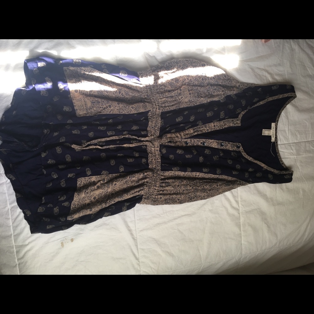 Super cute romper! Lightly used from Forever 21.
